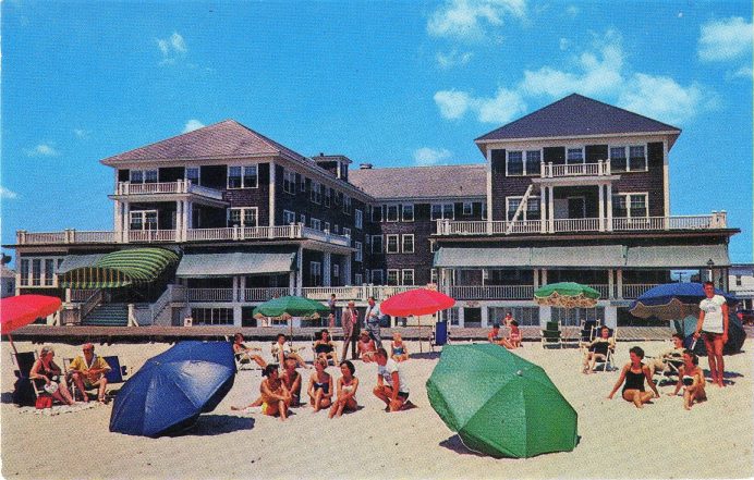 1949 Alamo hotel beach front view